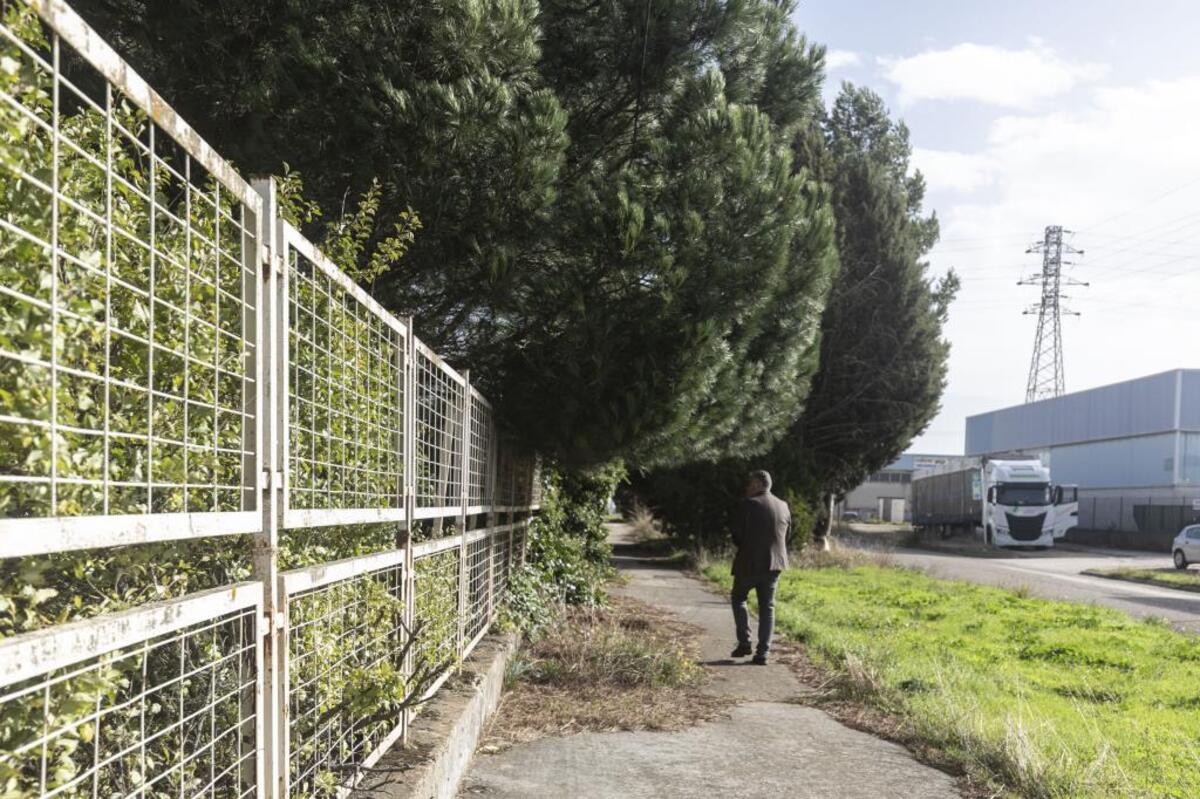 Ruinas y abandono ensombrecen la remodelación del polígono industrial Burgos Este.  / PATRICIA