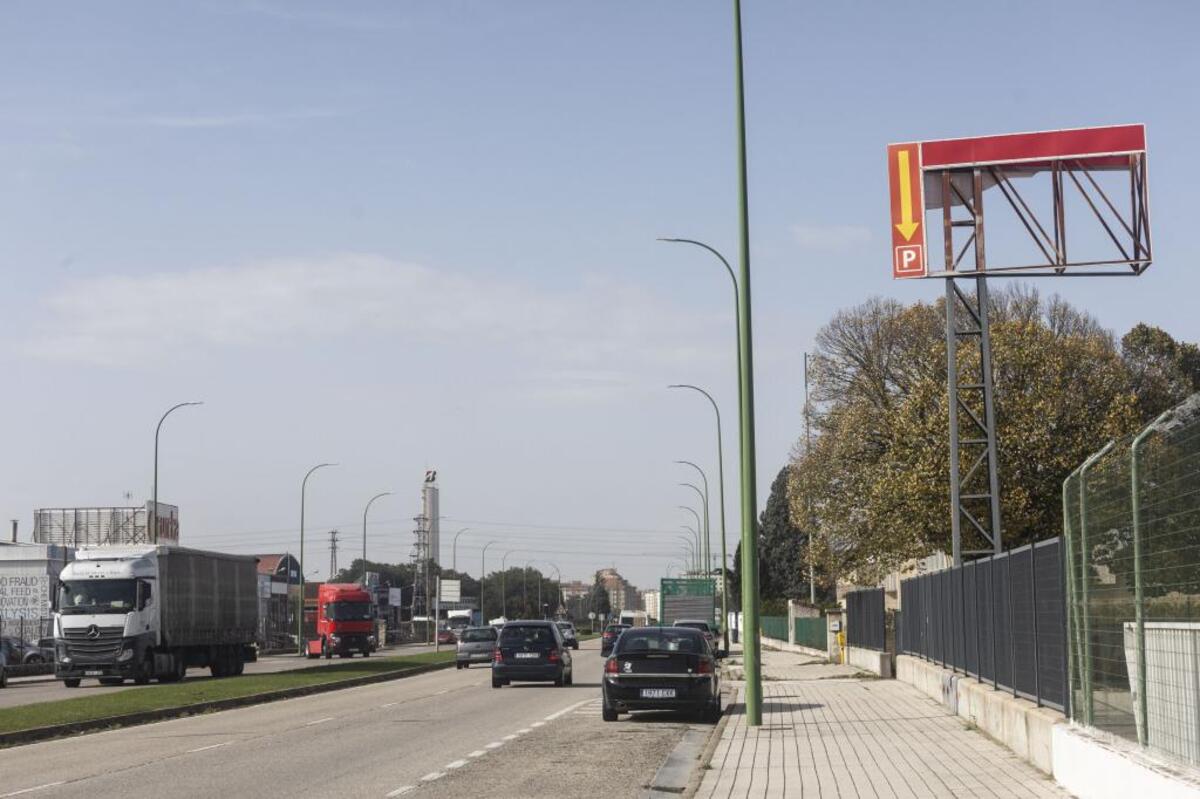 Ruinas y abandono ensombrecen la remodelación del polígono industrial Burgos Este.  / PATRICIA