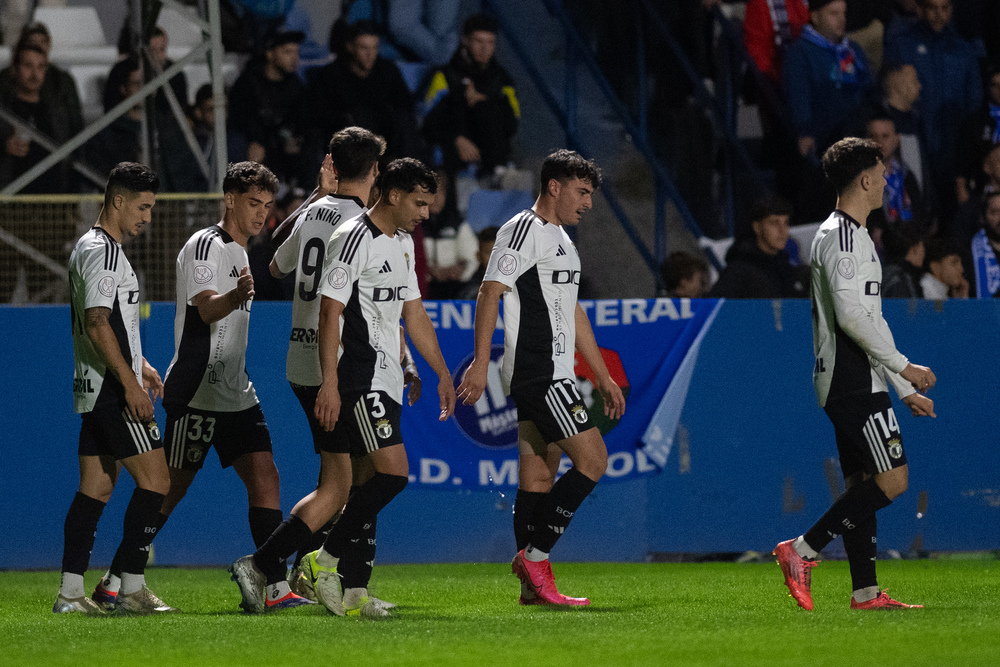 El Burgos celebra uno de los goles que marcó en Móstoles.