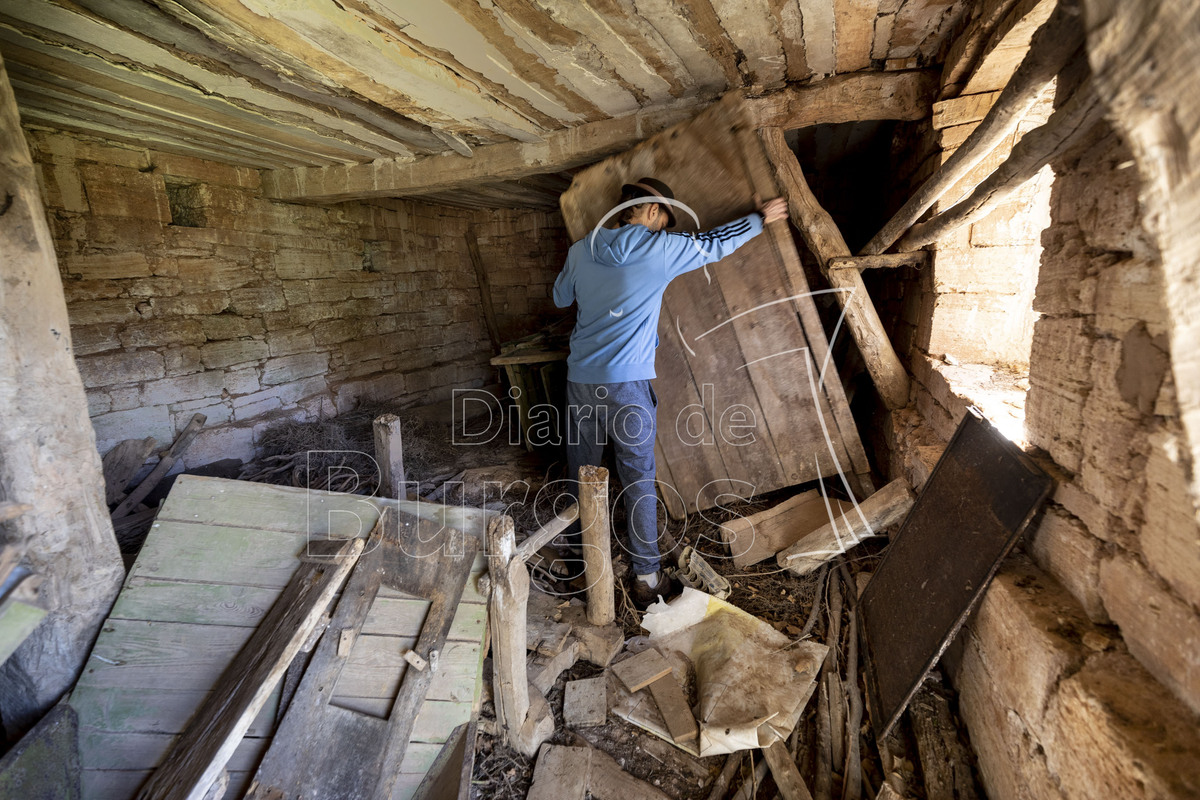 Pronto comenzarán a reparar el inmueble en el que ubicarán su vivienda.  / VALDIVIELSO