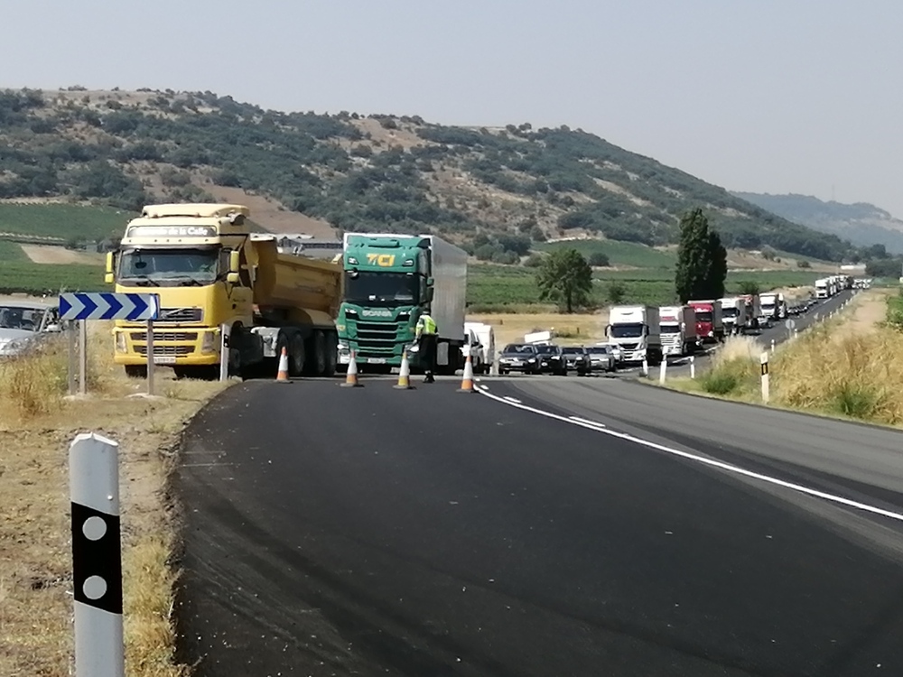 Largas retenciones en la N_122 por el accidente de un camión 