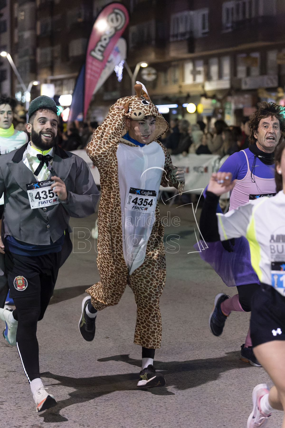 Burgos reúne a 6.000 participantes en la San Silvestre Cidiana 2023.  / LUIS LÓPEZ ARAICO