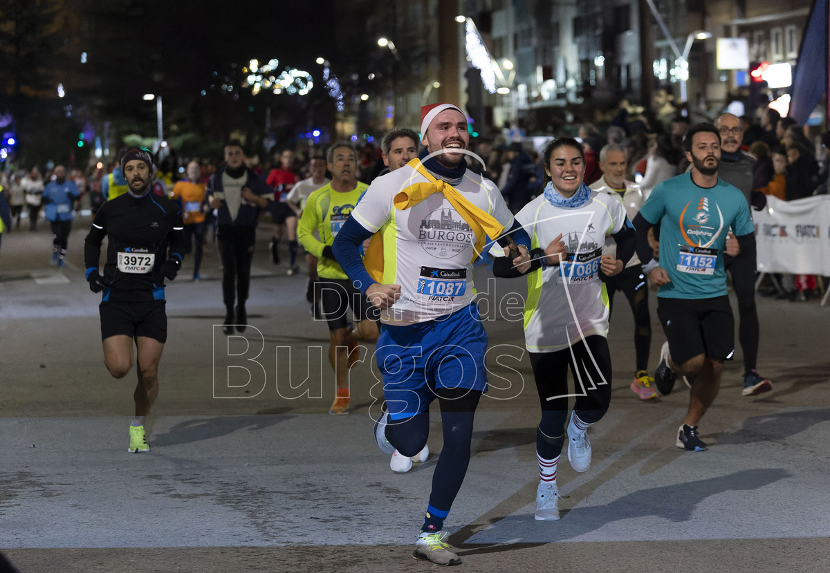 Burgos reúne a 6.000 participantes en la San Silvestre Cidiana 2023.  / LUIS LÓPEZ ARAICO