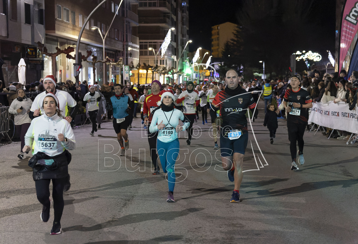 Burgos reúne a 6.000 participantes en la San Silvestre Cidiana 2023.  / LUIS LÓPEZ ARAICO