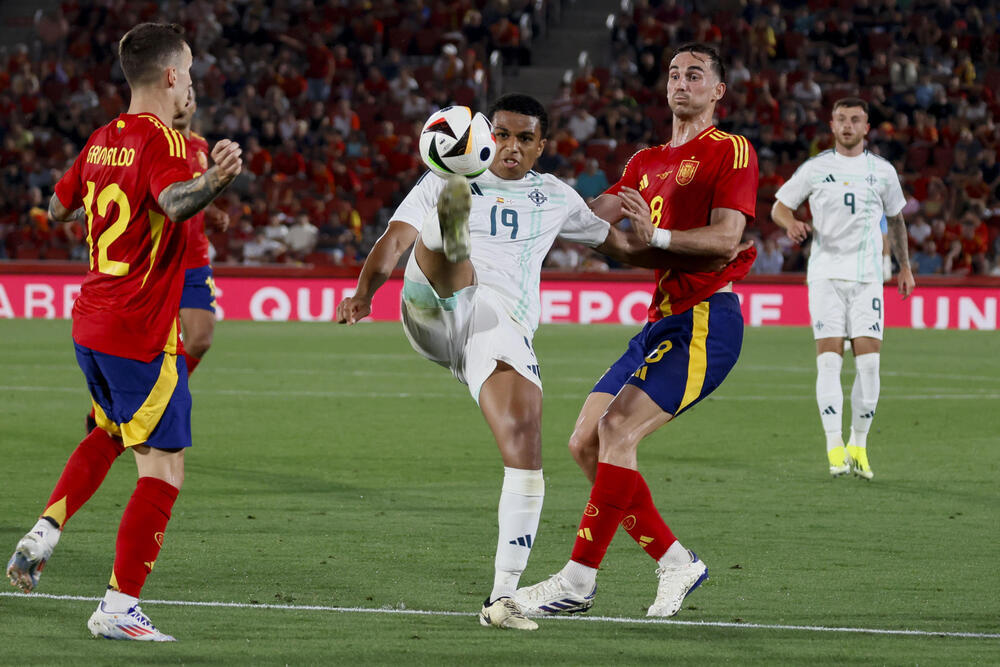 España enseña su pegada antes de la Eurocopa