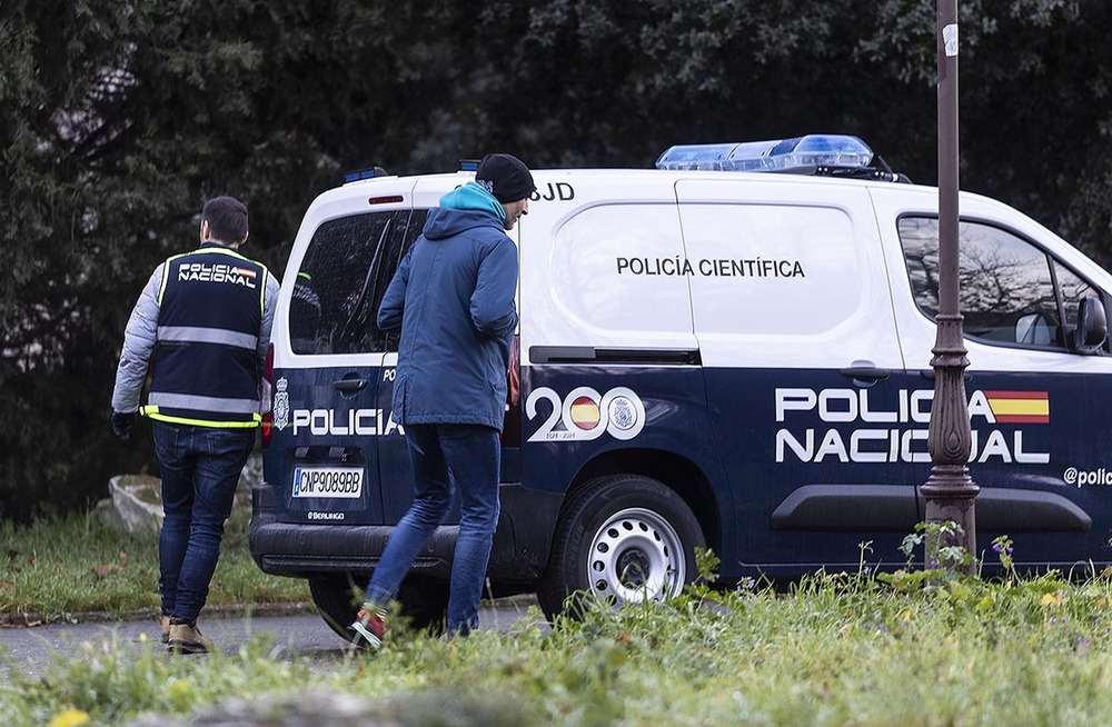 Agentes de la Científica regresaron ayer al lugar en busca de posibles evidencias. 