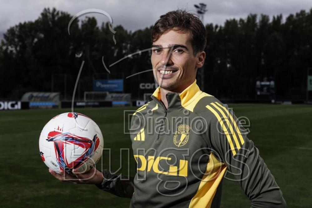 Íñigo Córdoba, en la Ciudad Deportiva del Burgos CF en Castañares.