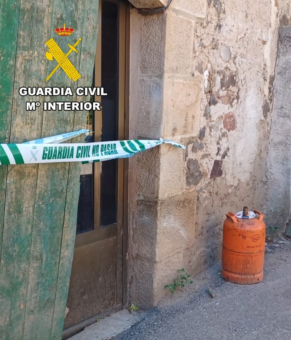 Detenido por amenazas graves a un vecino y a la Guardia Civil con un cuchillo y un hacha.