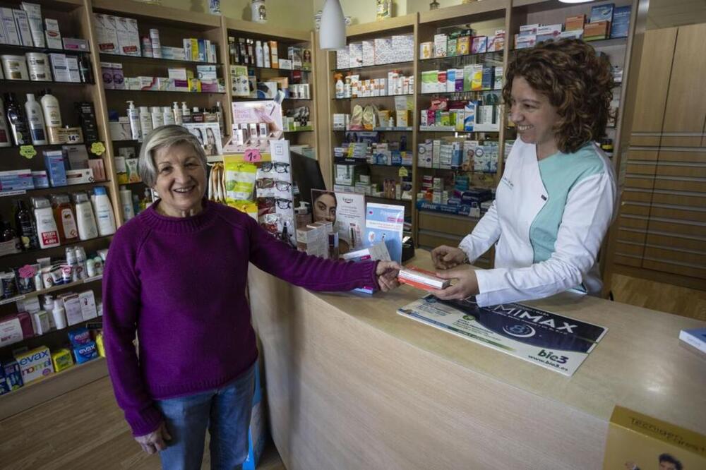 Lara Ortiz, farmacéutica en Castrillo de la Vega.