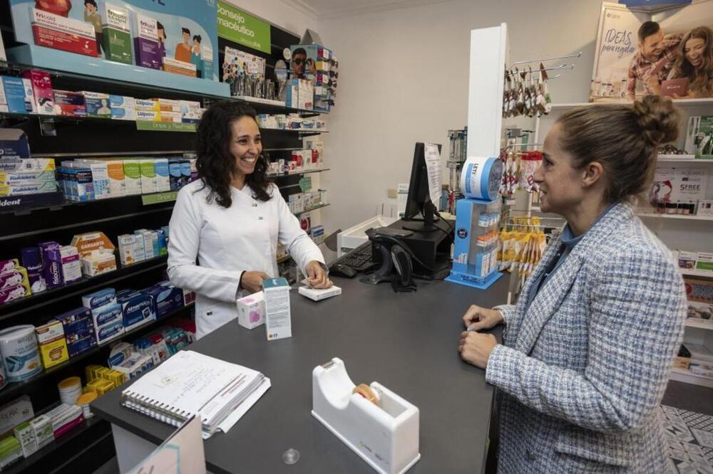 Yohana Cortés, farmacéutica en Fuentecén.