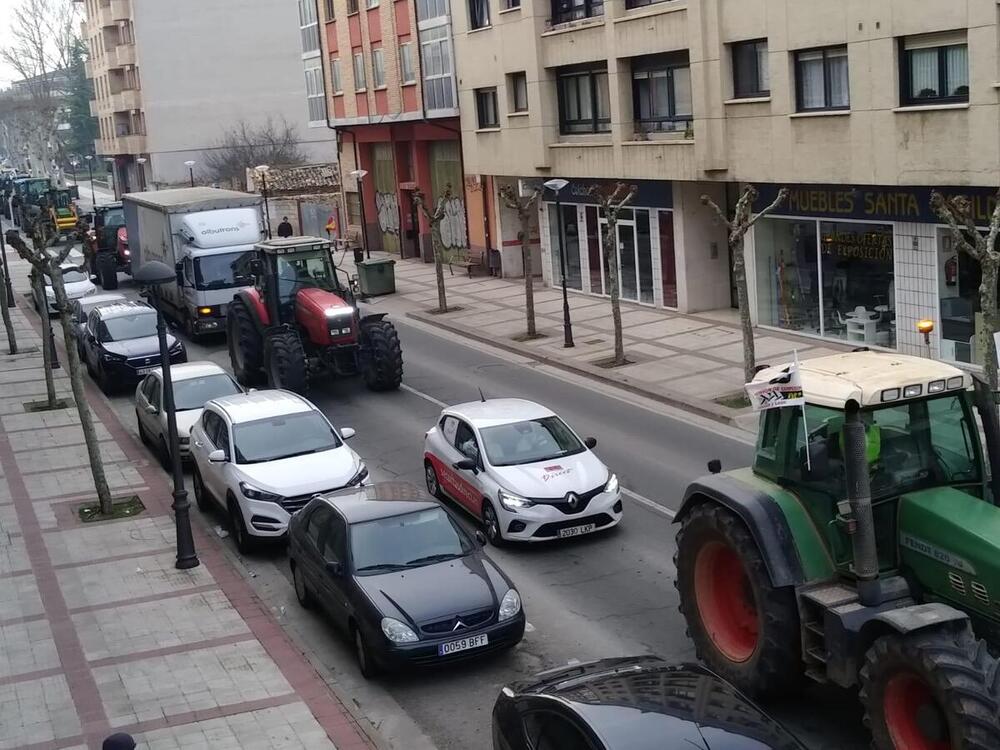 Movilización de tractores en Briviesca.  / NELI