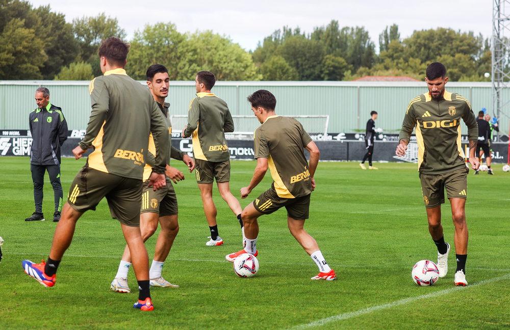 Entrenamiento del Burgos CF en Castañares.