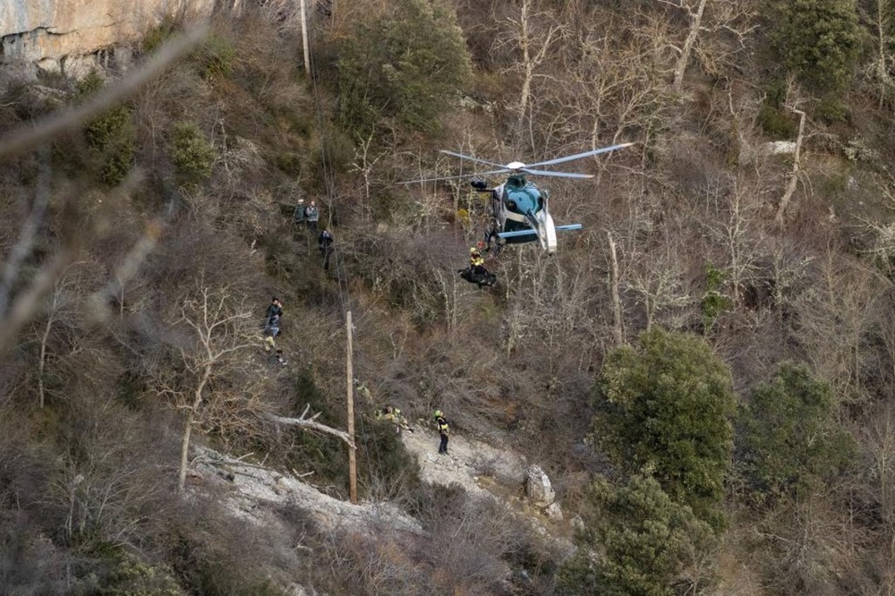 Labores de rescate del cuerpo de la víctima.