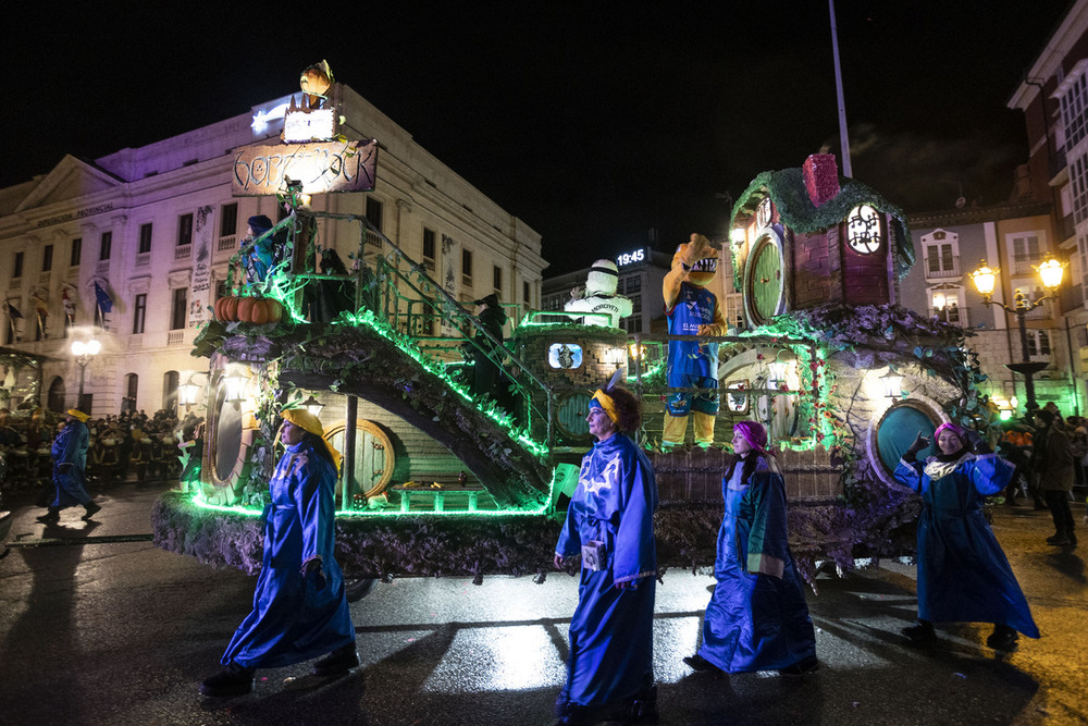 Los efectos de iluminación y las coreografías fueron el denominador común del espectáculo.