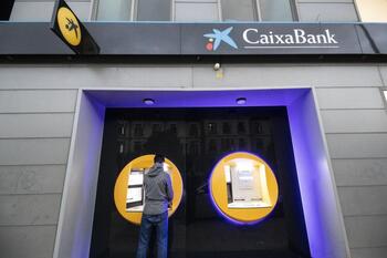 CaixaBank aumenta un 4% anual el crédito a empresas y familias