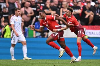 Apurado triunfo de Suiza ante Hungría en su debut