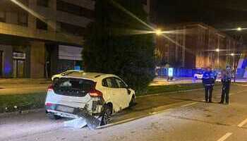 Aparatoso accidente cuando conducía ebrio por avenida La Paz