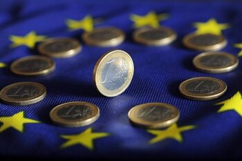 La eurozona registró un superávit de 15.000 millones en abril