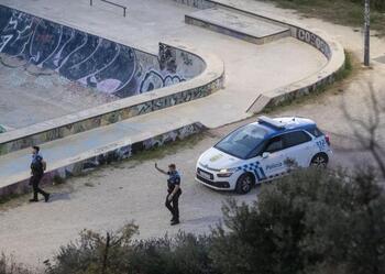 Detenido por golpear a su hijo menor en un piso de la zona sur