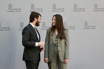 Gallardo da la bienvenida a Ana Belén Ruiz a la Junta