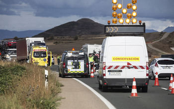 Tres personas heridas en una colisión en la N-120