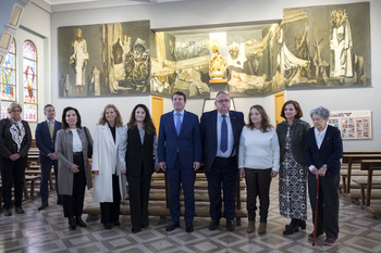 El mural ‘Vía Crucis’ ya está en el nuevo hospital salmantino