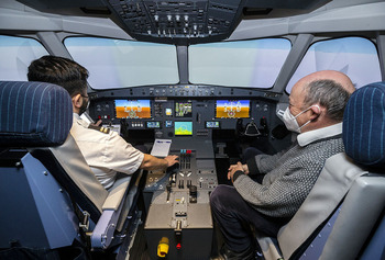 La escuela de pilotos FlyBy suma 4 aviones y otro simulador