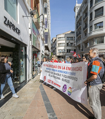 La huelga planea de nuevo sobre el comercio textil