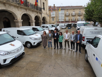 Villarcayo estrena doce vehículos eléctricos municipales