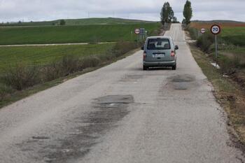 La Junta salva la peor carretera de la provincia