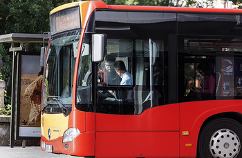 El PSOE exige frenar el fraude con las tarjetas de bus