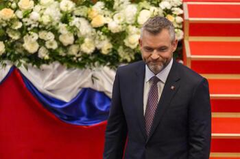 Pellegrini toma posesión como sexto presidente de Eslovaquia