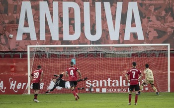 Continúa el lío en torno al Mirandés por la tribuna de Anduva