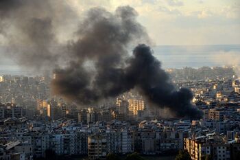 Israel ataca con fuerza Beirut en la víspera de una tregua