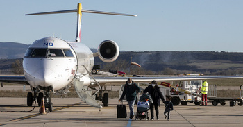 Aeropuertos vecinos baten récords y Villafría sigue sin vuelos