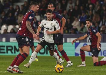 El Burgos CF paga caro sus errores ante el Levante 