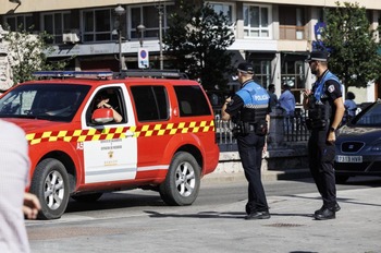 Policía y Bomberos exigen más plantilla para no hacer 'extras'