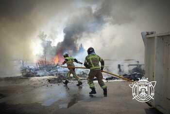 Alarma por un incendio en el Punto Limpio del G-3