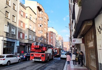 Arde un piso okupado en Miranda y desalojan todo el bloque