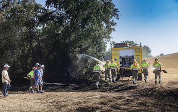 Investigan la causa de un incendio en Valdorros