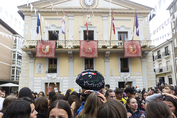 La fiesta ya inunda las calles de Pradoluengo