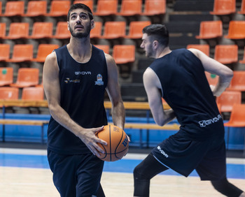 Álex Barrera no llega al 100% al duelo ante el Obradoiro