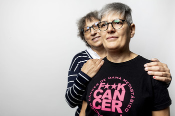 «El cáncer de mama se maquilla mucho, no es de color rosa»