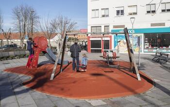 El PSOE reclama parques infantiles cubiertos