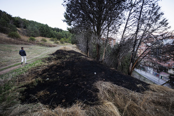 Nuevo incendio en la ladera del Castillo