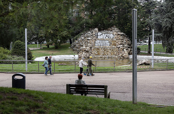 Multa de 50 euros por pisar un jardín