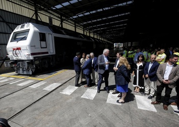 Fernández Mañueco inaugura el ramal ferroviario de Kronospan
