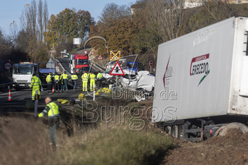 Dos muertos y dos heridos en un accidente en la N-627