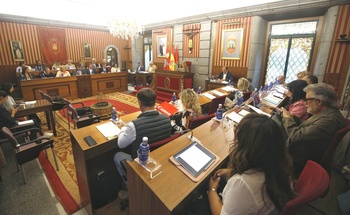 Vox se une al PSOE para restringir las leyes del juego