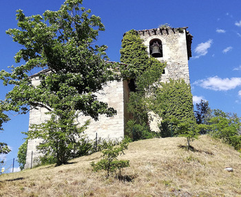 La burocracia amenaza la iglesia de Sáseta